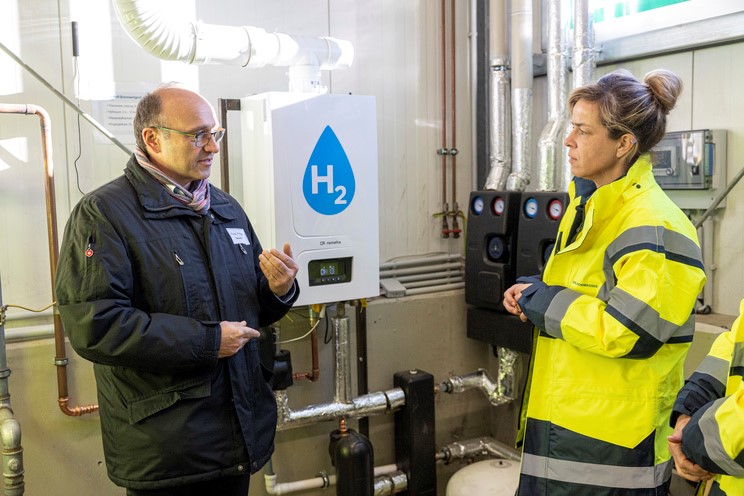 Heizen mit 100 % Wasserstoff: Projekt in Linnich offiziell in Betrieb genommen