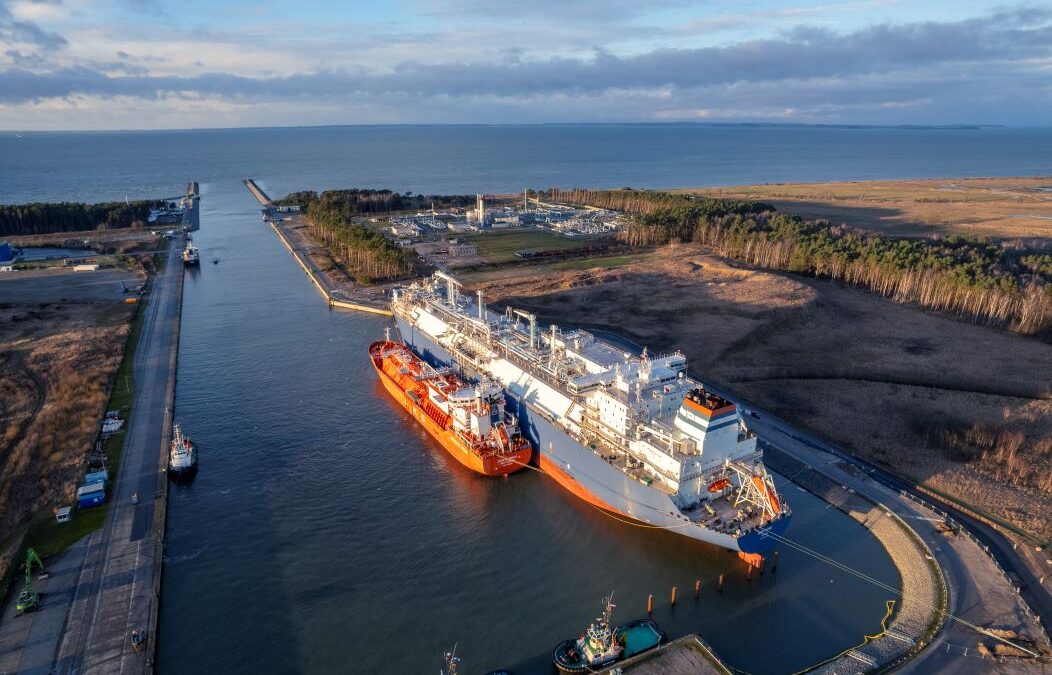 Energie-Terminal „Deutsche Ostsee“ im Industriehafen Mukran nimmt den Probebetrieb auf